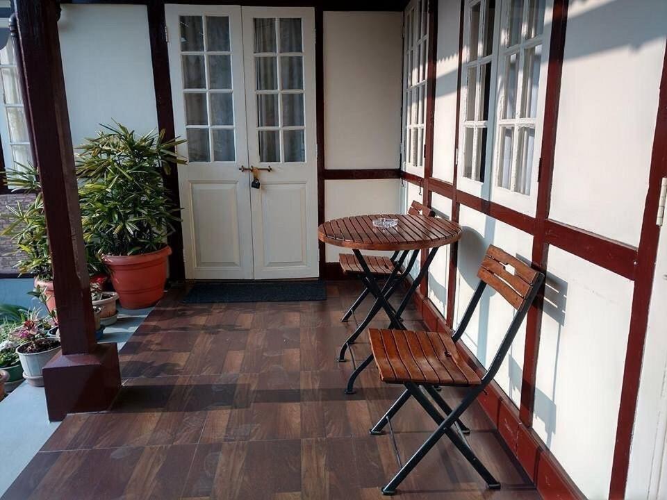 Cafe Shillong Bed & Breakfast Bed & Breakfast Exterior photo